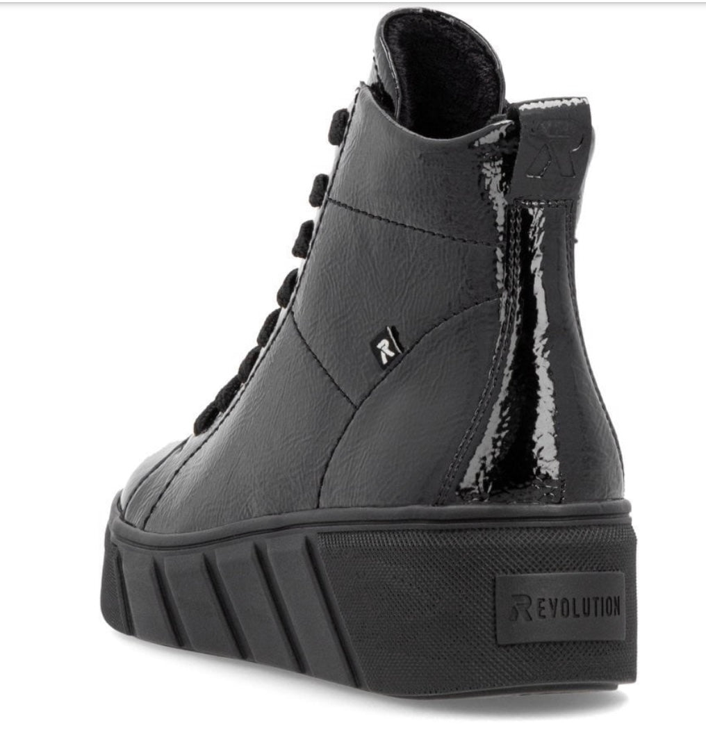 LADIES BLACK MID HEIGHT BOOTS