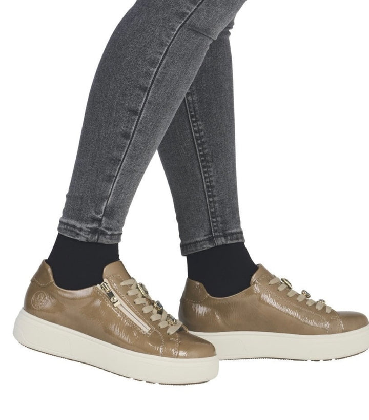 M7702-64 BEIGE TRAINER