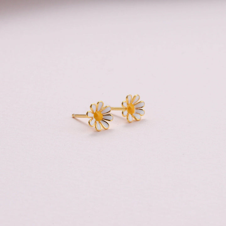 TT51018 No rain no flowers enamel daisy earrings: Silver