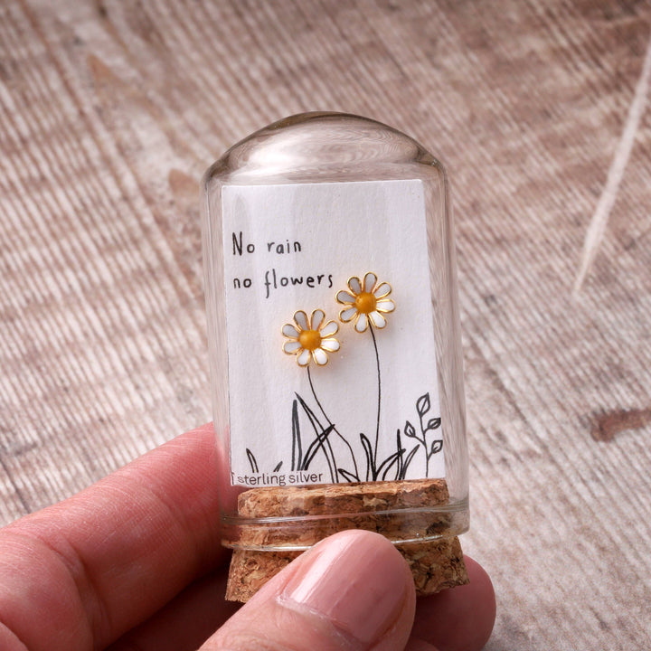 TT51018 No rain no flowers enamel daisy earrings: Silver