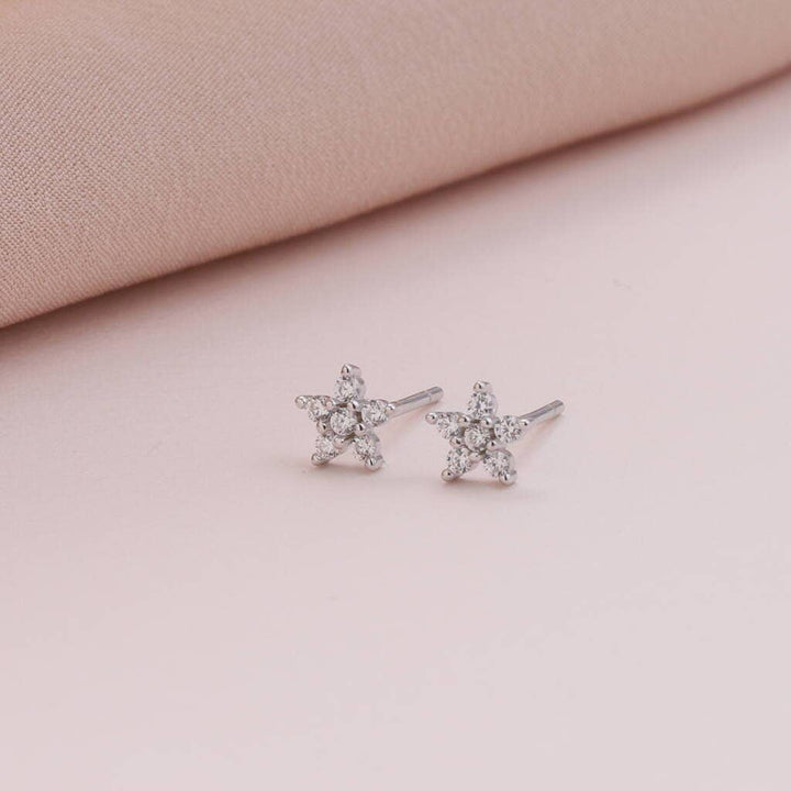 XT004 'HOLLY JOLLY' Little Star Earrings: Silver