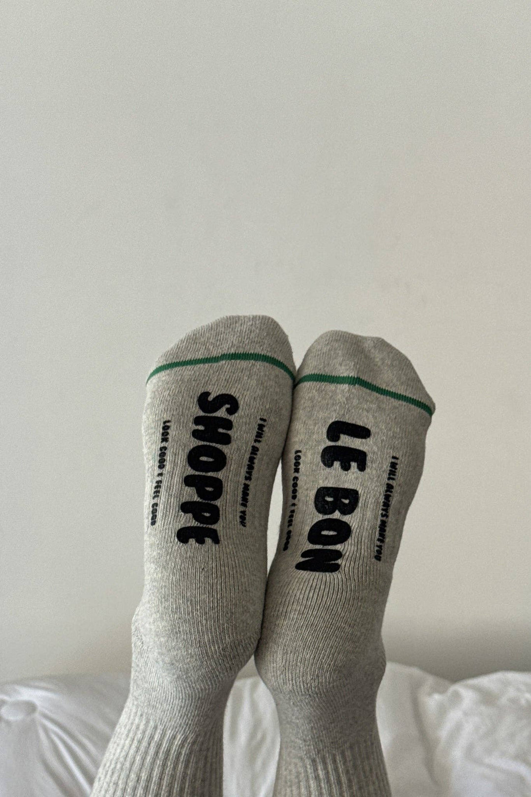 Hugger Socks  (wholesale): KELLY/ BLACK