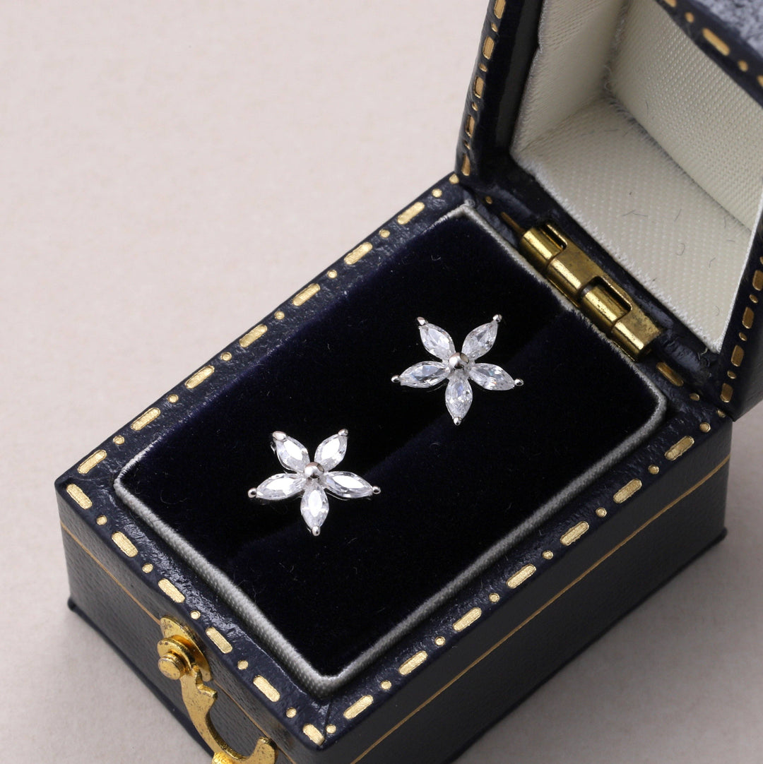 TT51134 BEAUTIFUL SPARKLE Five Crystal Flower Earrings