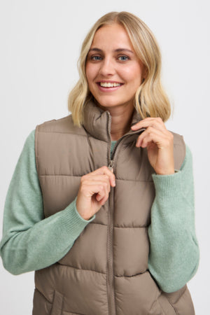 MABELLE VEST WALNUT