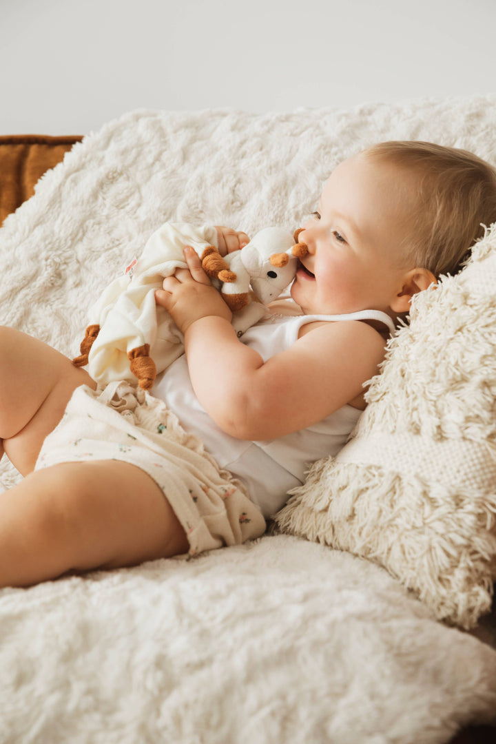 Sophie La Girafe Comforter With Soother Holder