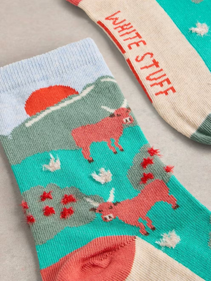 FLUFFY COWS ANKLE SOCKS SIZE 3-5 BRIGHT GREEN