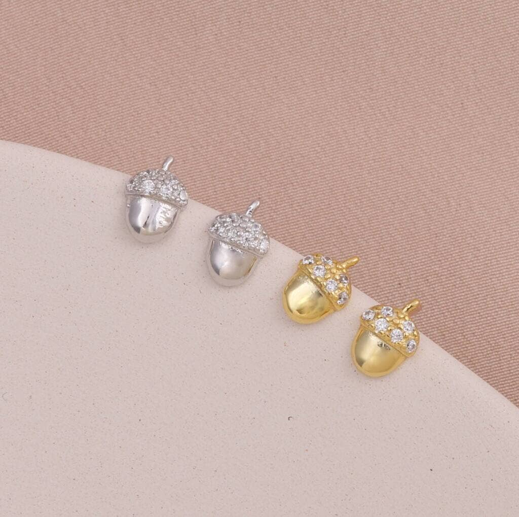 XT005 'STOCKING' Christmas Nuts Earrings: Silver