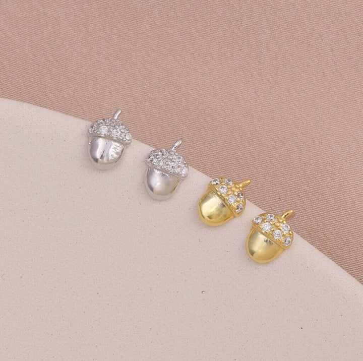 XT005 'STOCKING' Christmas Nuts Earrings: Silver