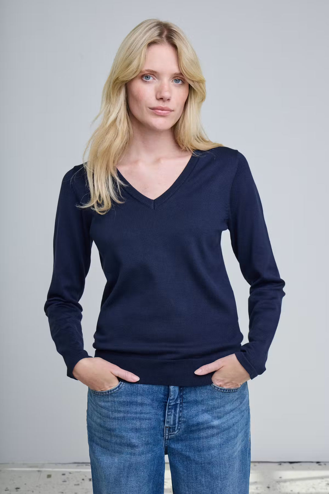 ICHI Luls V-Neck Long Sleeve Pullover