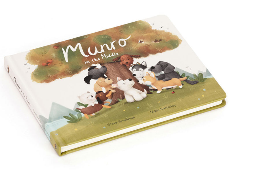 MUNRO IN THE MIDDLE BOOK