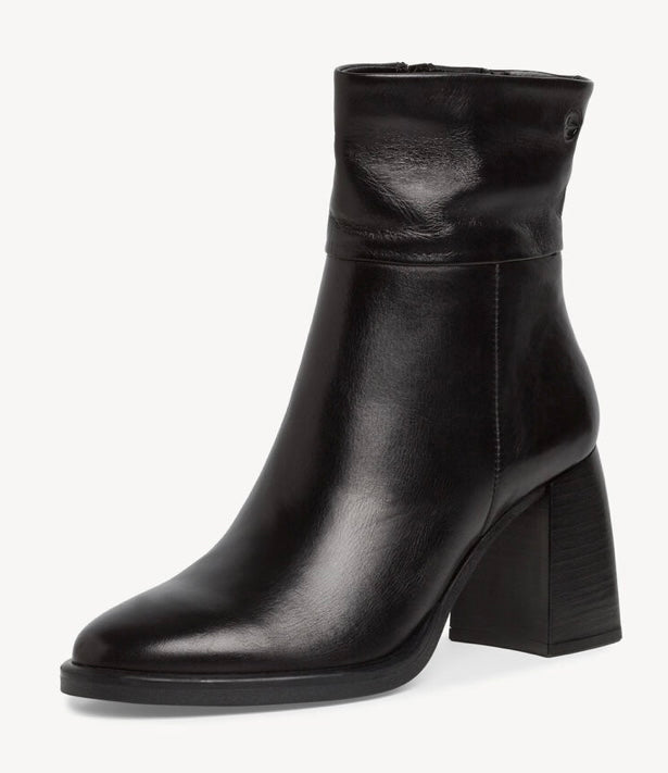 BLACK LEATHER HEELED ANKLE BOOT