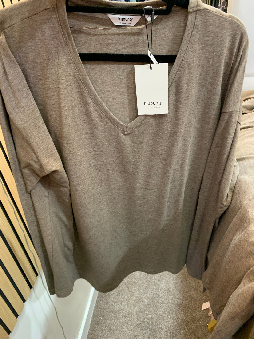 PAMILA LS VNECK T-SHIRT WALNUT MELANGE