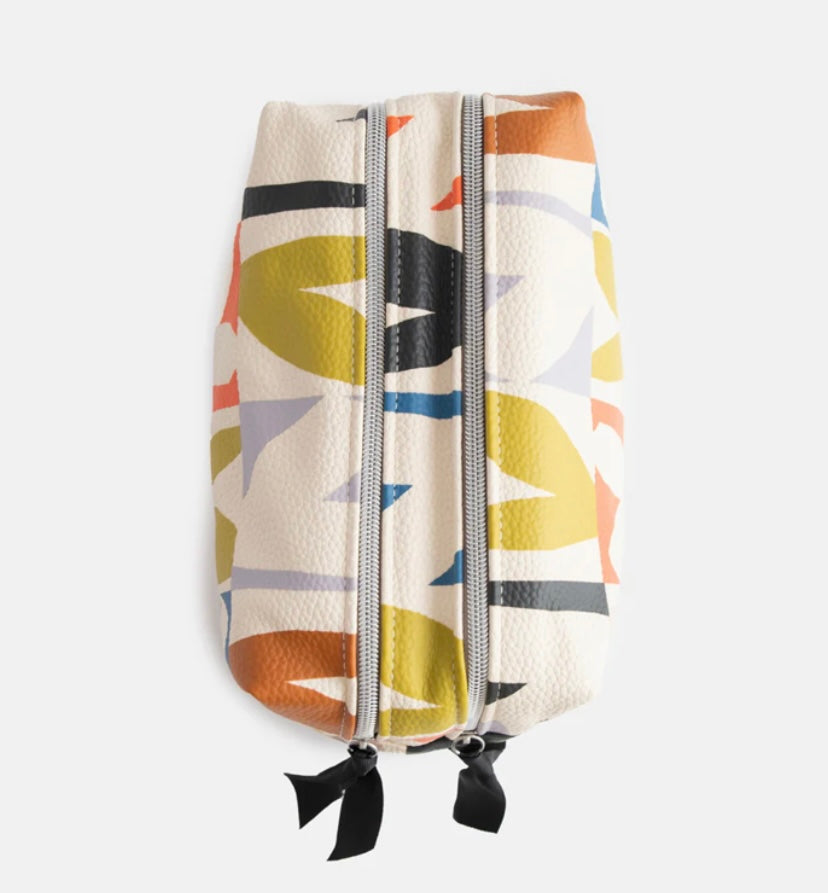 MULTI CHECKMATE HEART LARGE TRAVEL WASHBAG