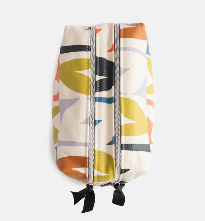 MULTI CHECKMATE HEART LARGE TRAVEL WASHBAG