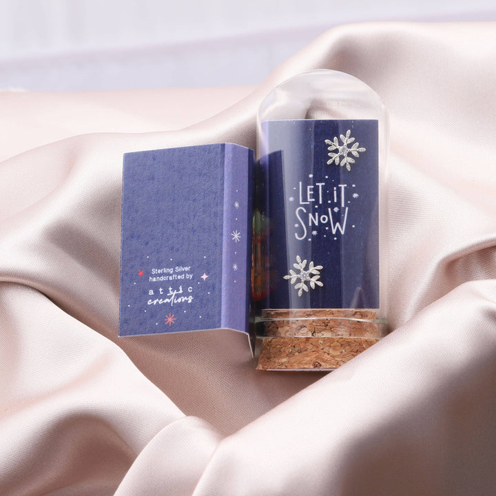 XT002 'LET IT SNOW' Snowflake earrings: Silver