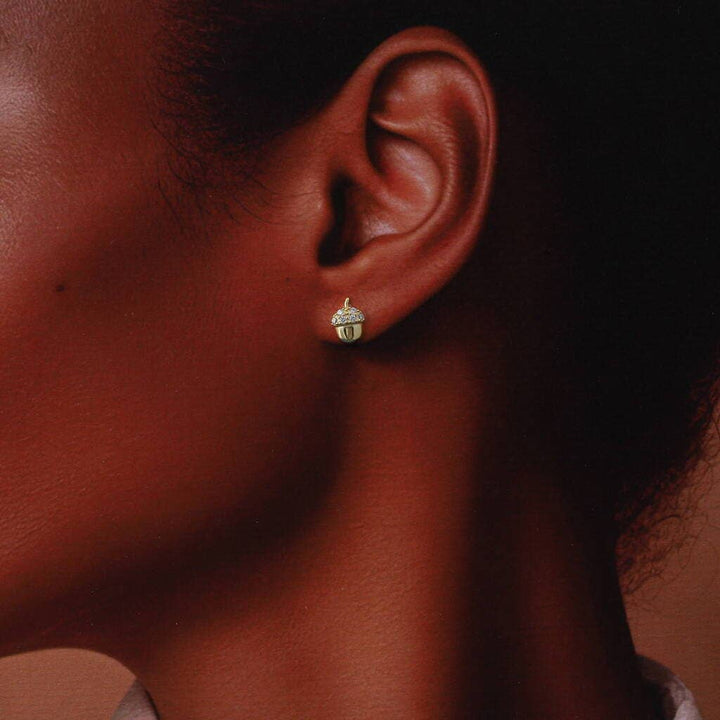 XT005 'STOCKING' Christmas Nuts Earrings: Silver