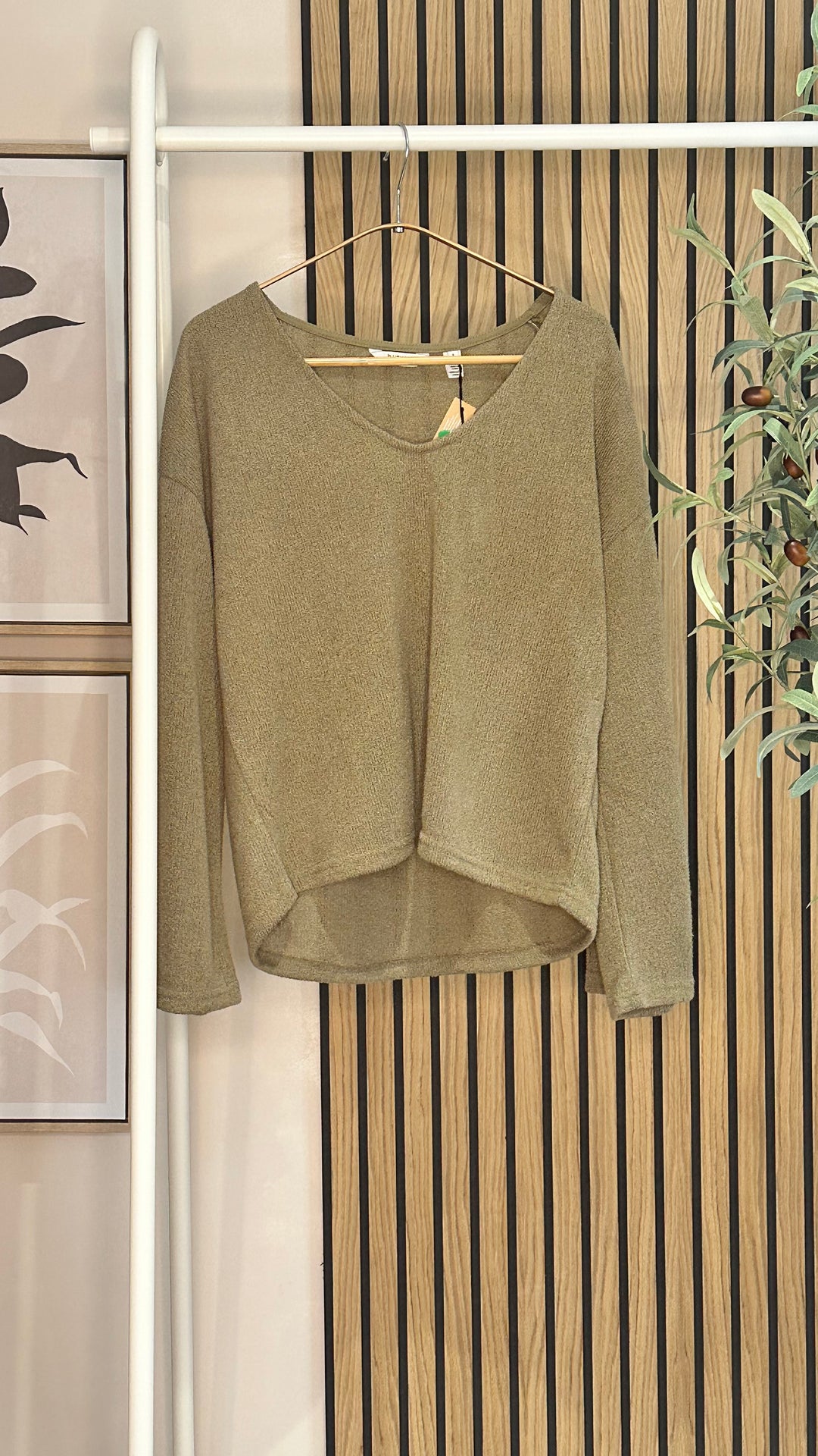 ALOE SIF V NECK PULLOVER