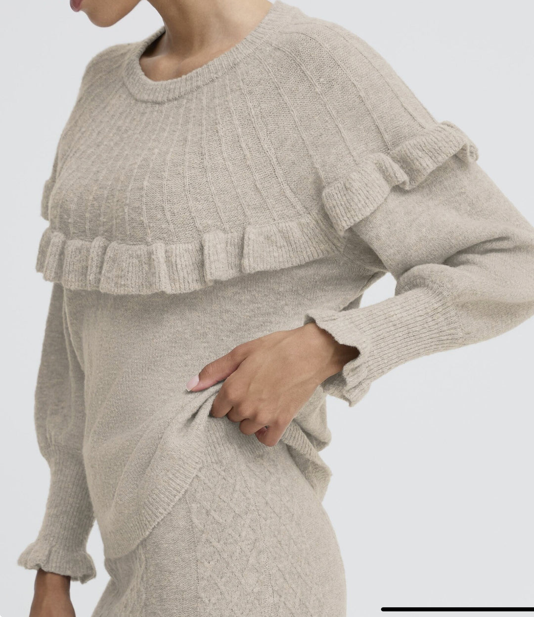 NIKOLINA FRILL JUMPER STRING MELANGE