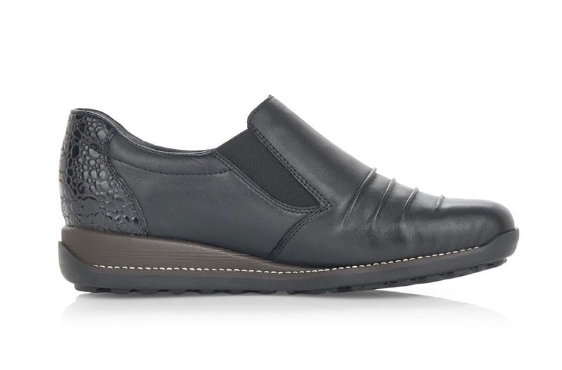 BLACK LEATHER CROC DETAIL SLIP ON SHOE