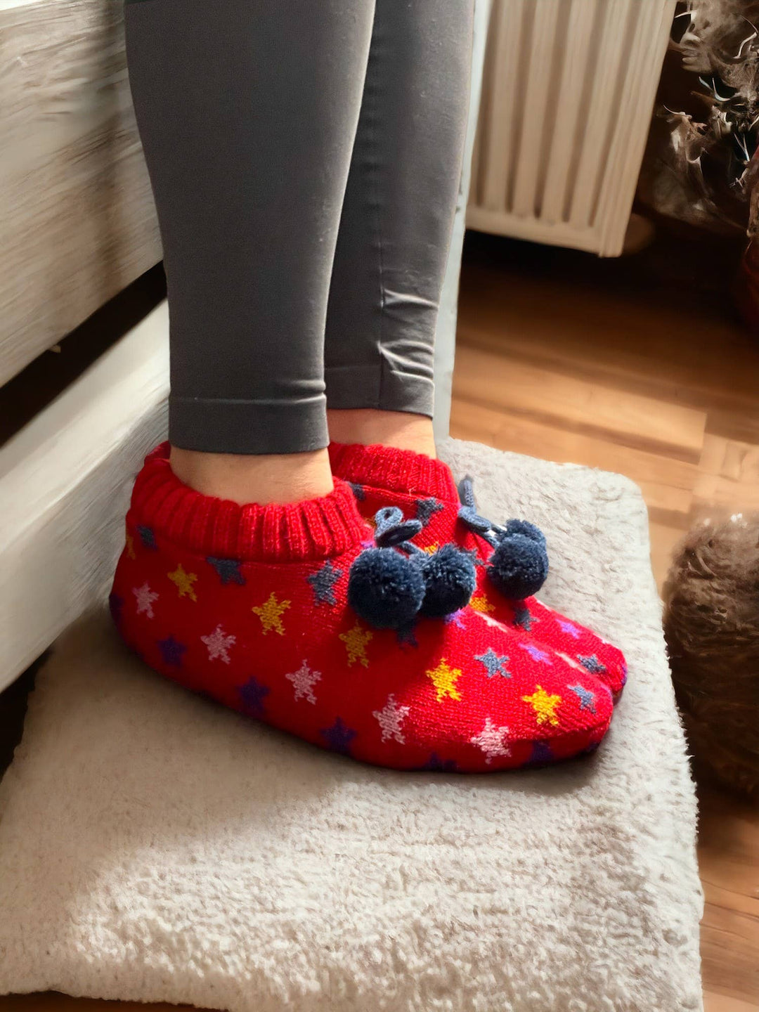 SHINING STARS RED SUPER COSY SLIPPERS