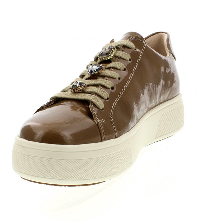 M7702-64 BEIGE TRAINER
