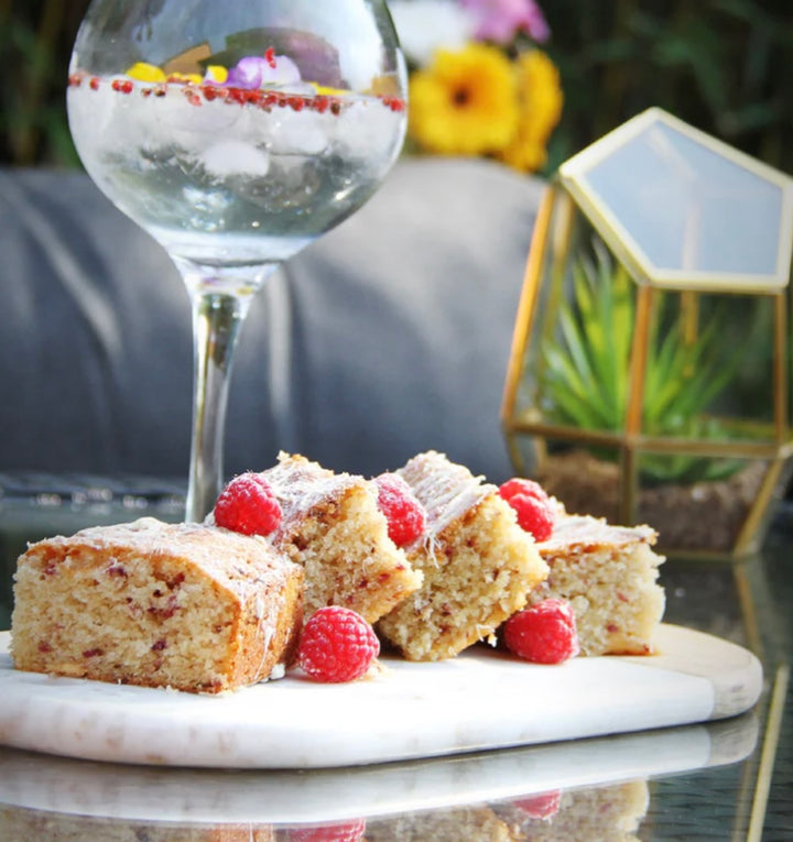 IRRESISTIBLE WHITE CHOCOLATE & RASPBERRY TRAY BAKE MIX