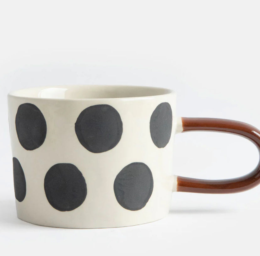 MONO SCATTERED DOTS MUG