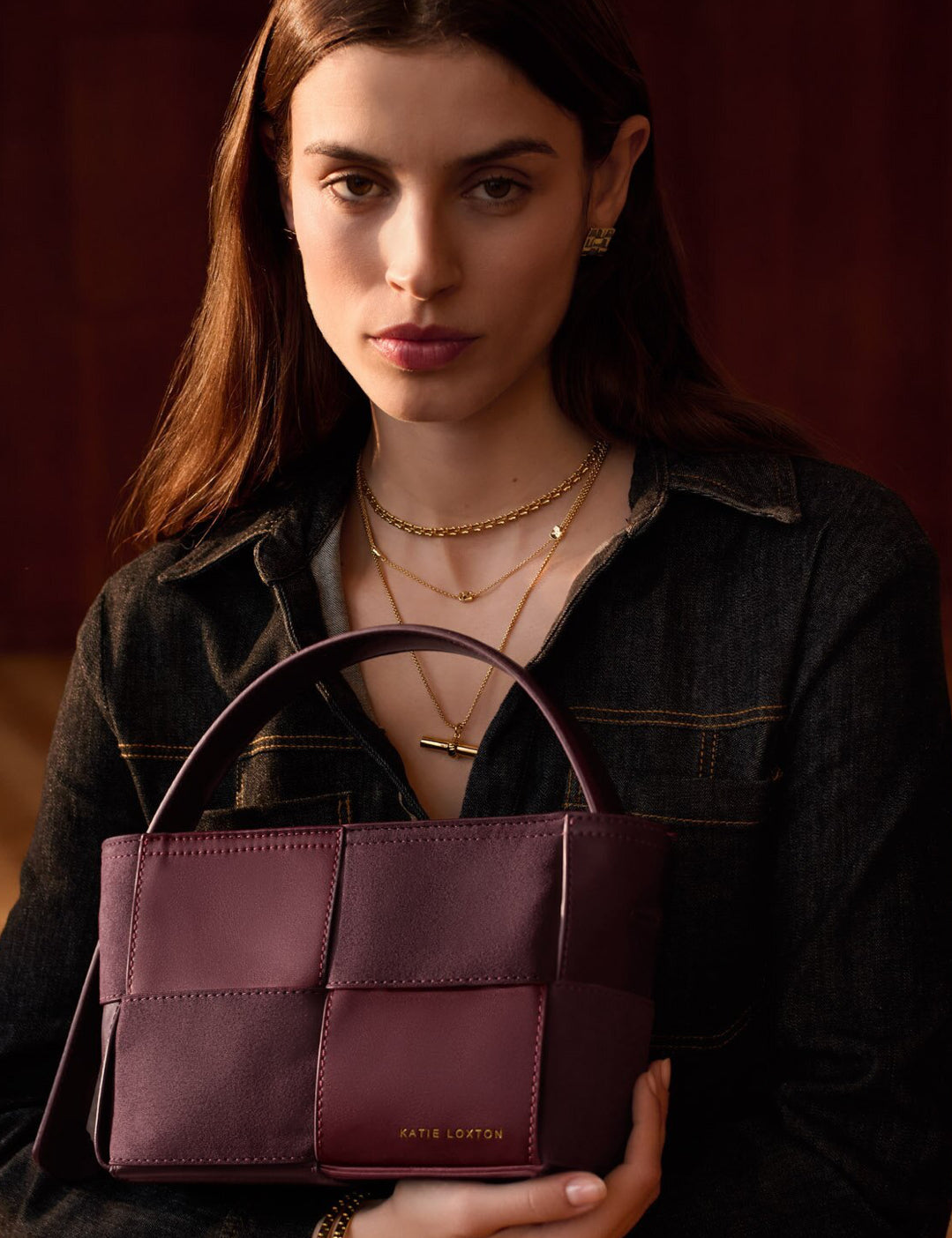 TAYA WOVEN SUEDETTE TOP HANDLE
BAG| CHERRY