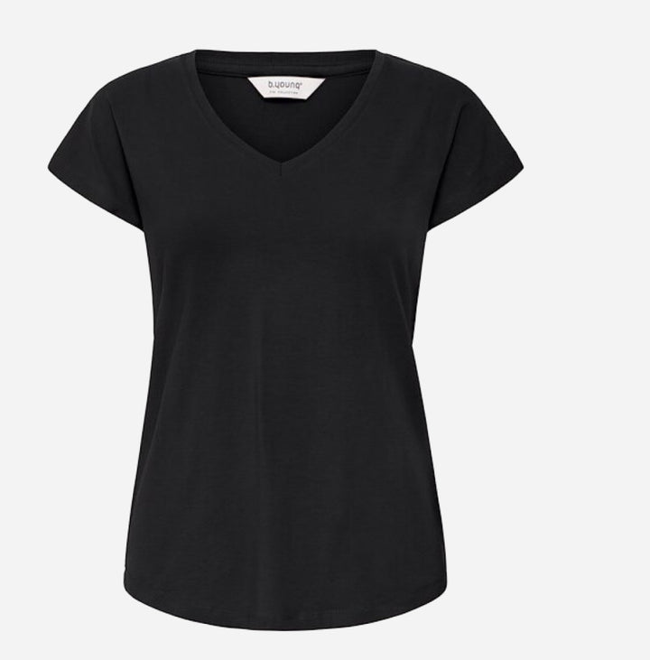 PAMILA V TEE BLACK