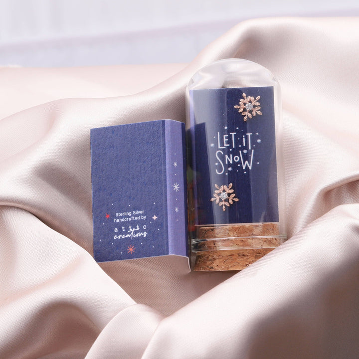 XT002 'LET IT SNOW' Snowflake earrings: Silver