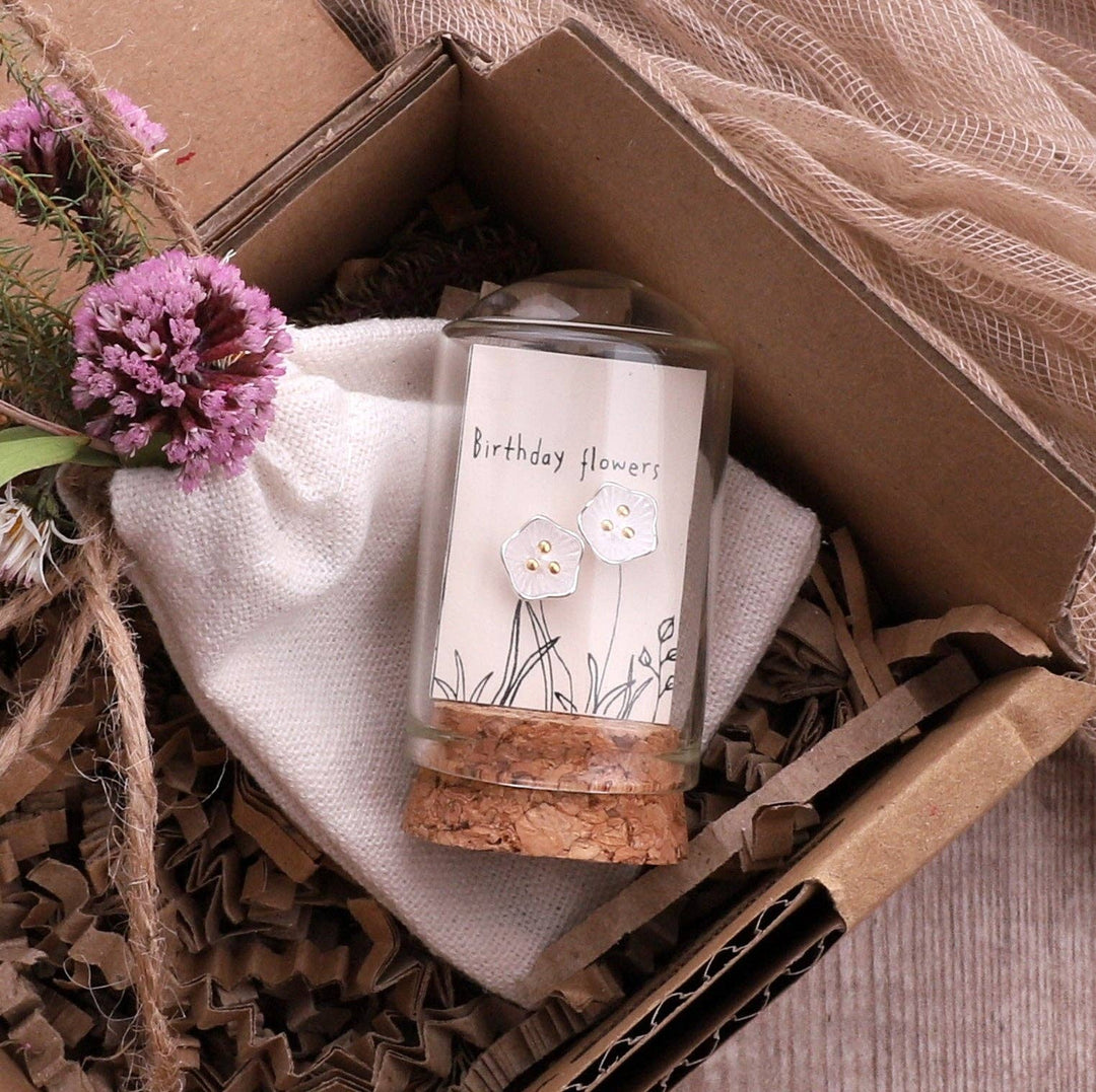 TT51019 Birthday flowers in a bottle