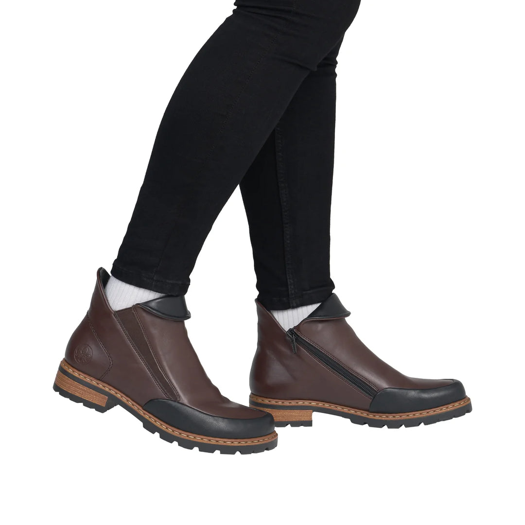Z9380-25 women’s brown boot