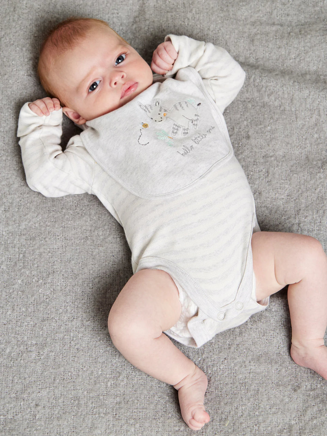 BABY UNISEX ESSENTIALS GIFT SET