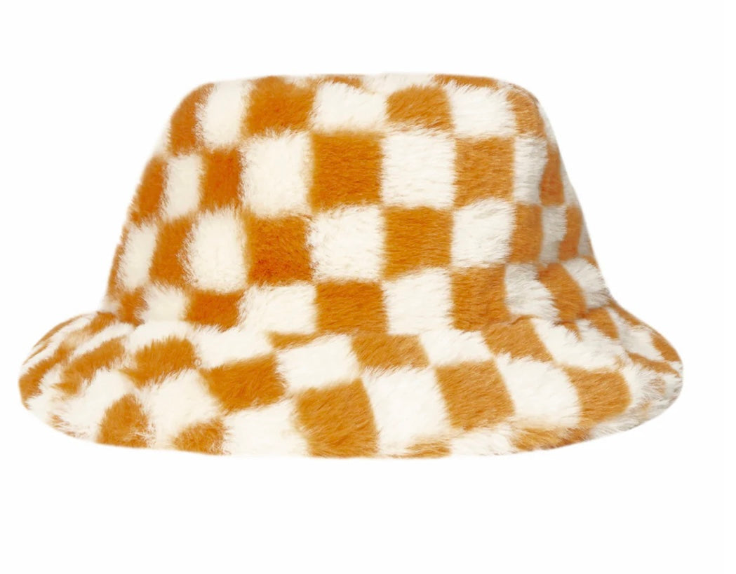 TOFFEE CHECK FURRY BUCKET HAT