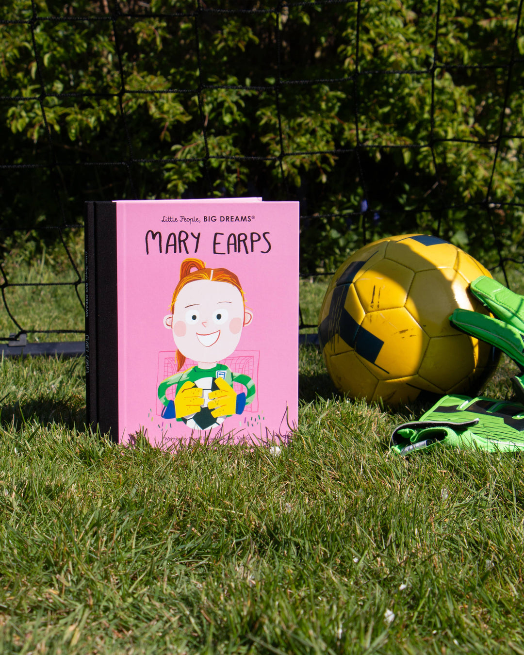 Little People, Big Dreams: Mary Earps