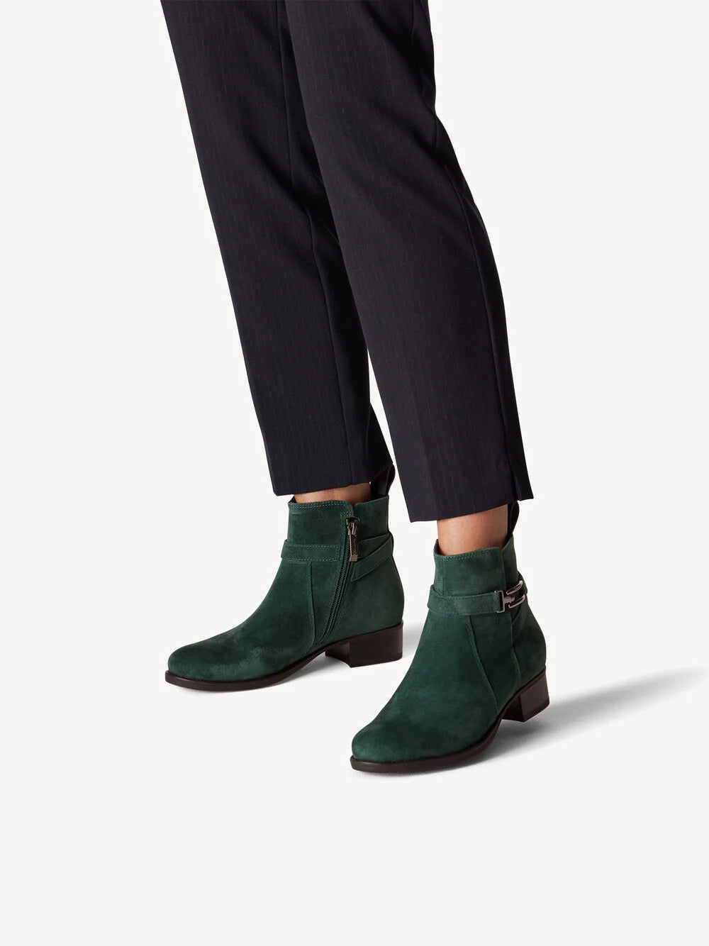 1-25031-43 700 WOMEN BOOTS GREEN