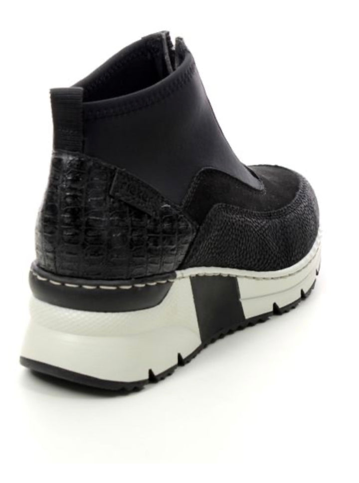 N6352-00 BLACK TRAINER