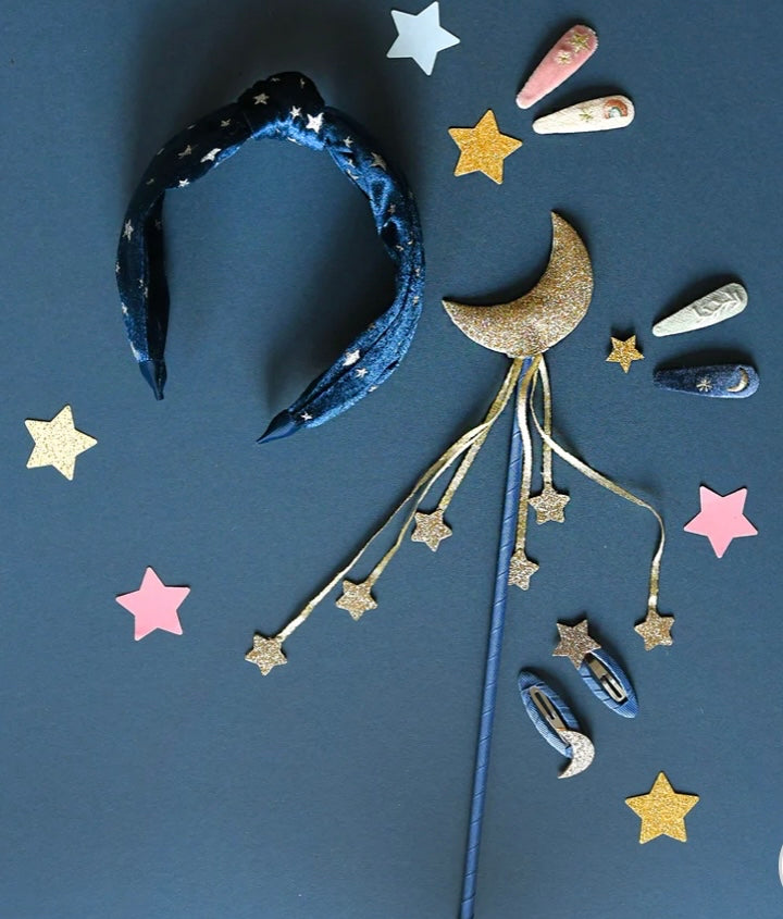 STARRY SKIES EMBROIDERED CLIP SET