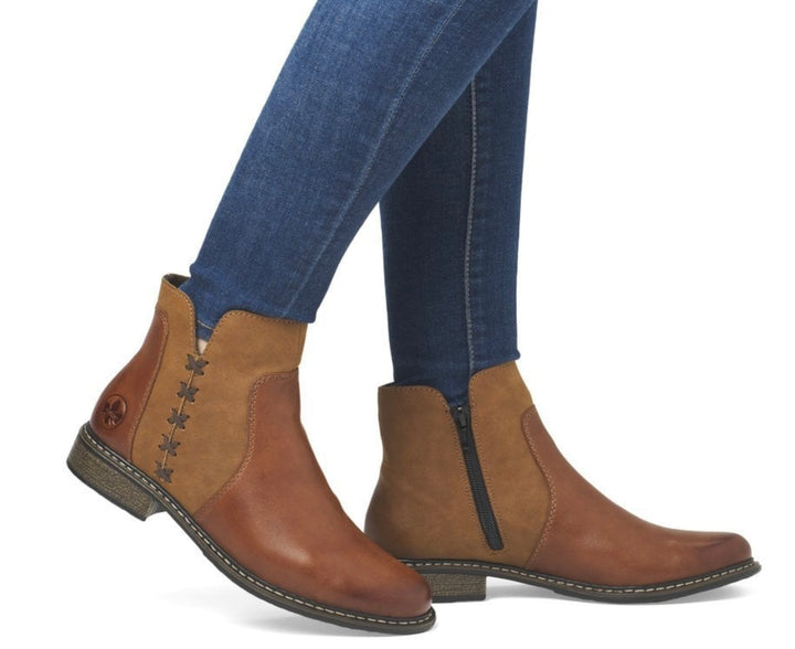 Z4951-24 LADIES BROWN MID HEIGHT BOOTS