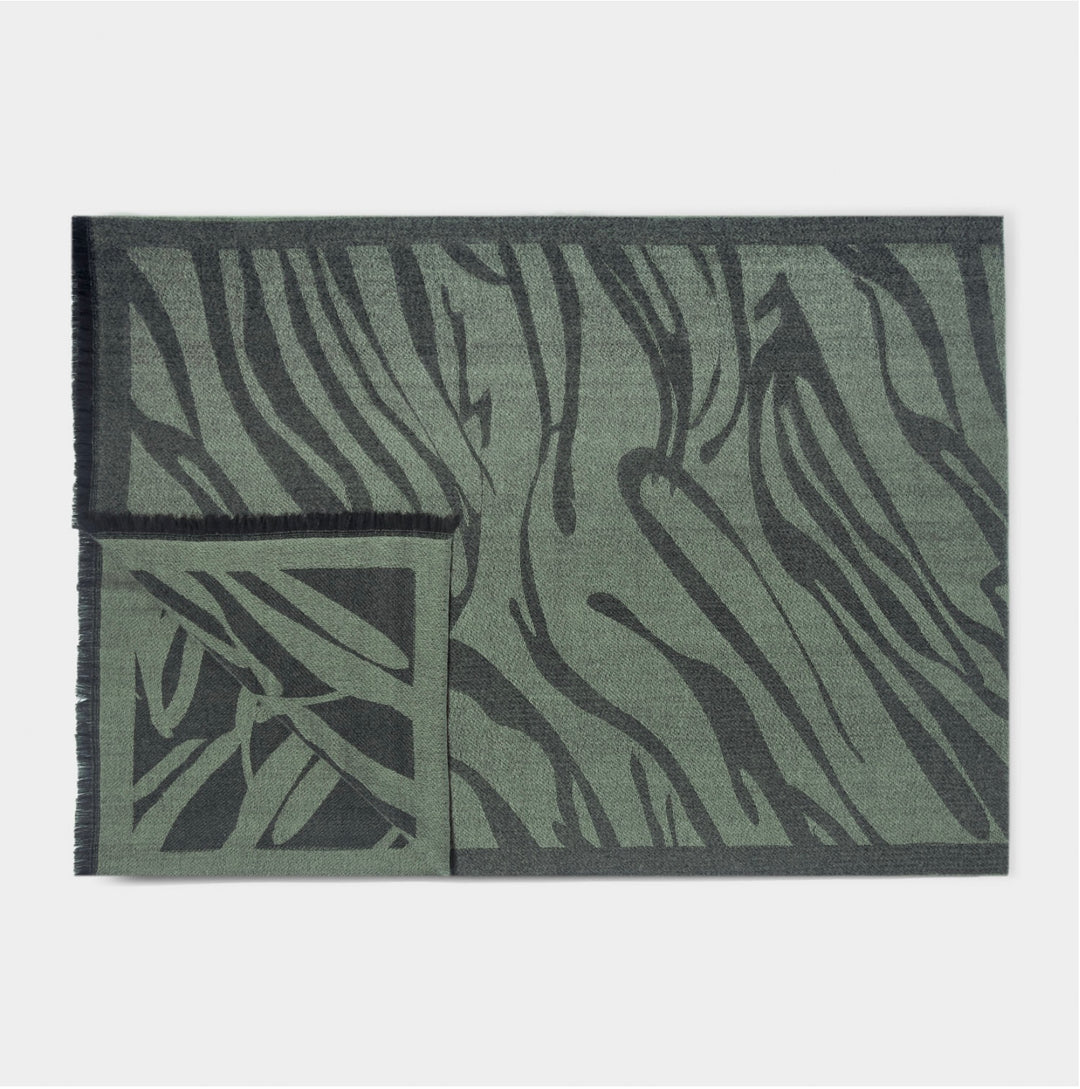 TIGER PRINTED BLANKET SCARF IN KHAKI AND BLACK