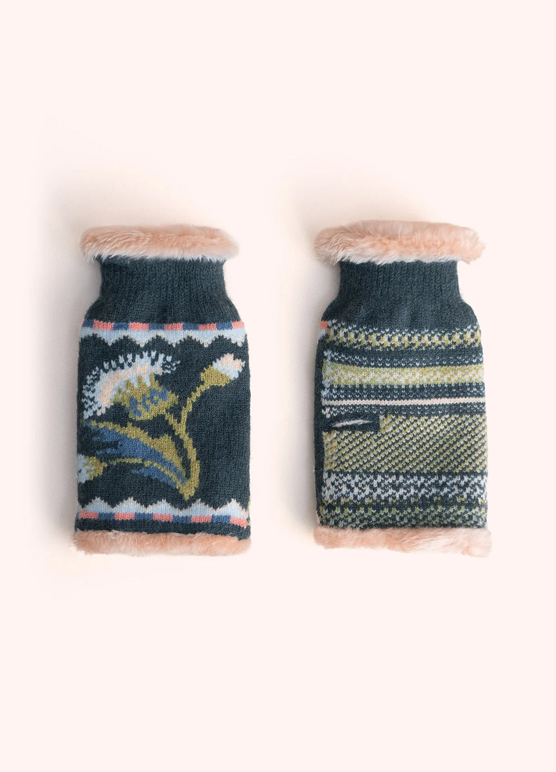 Powder ! Thistle Wrist Warmers in Navy