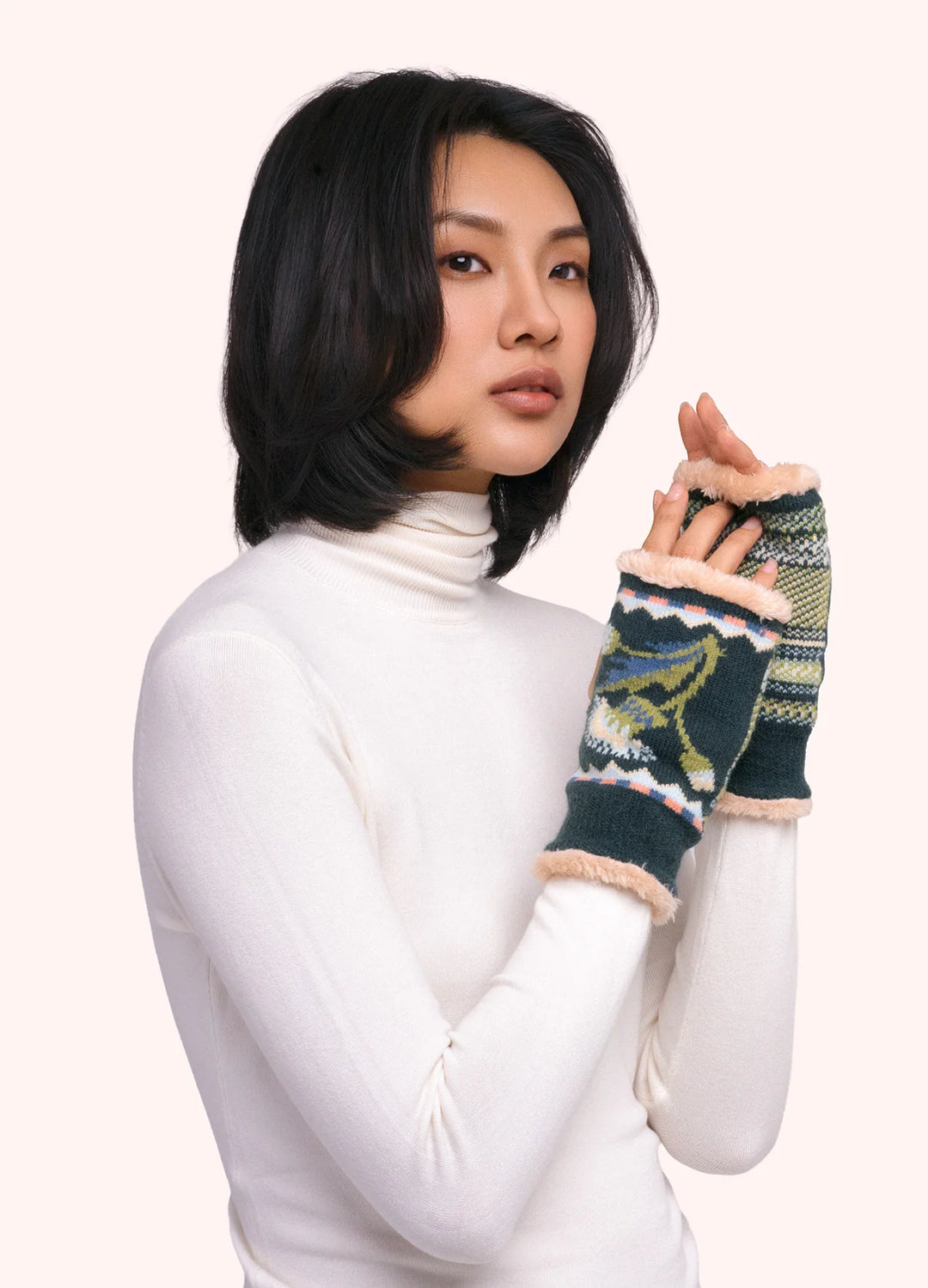 Powder ! Thistle Wrist Warmers in Navy