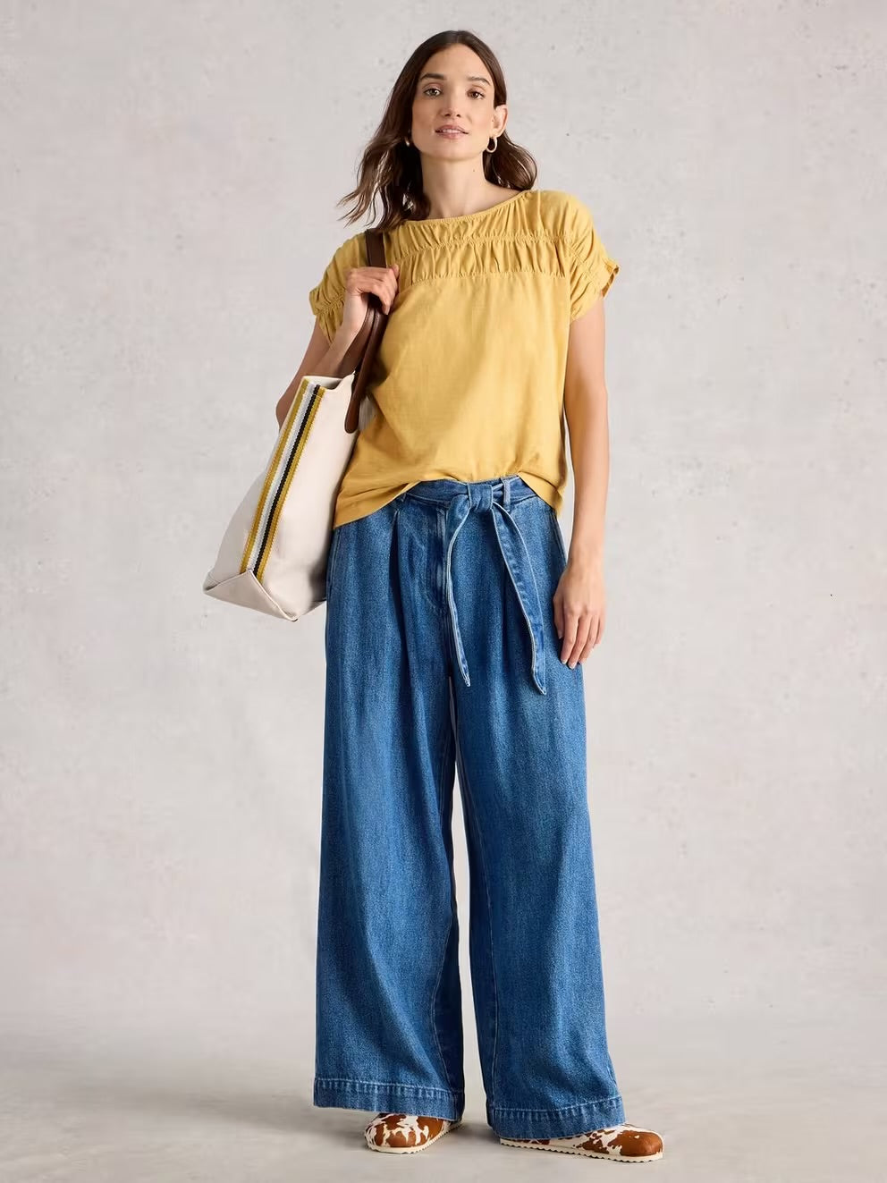 RACHEL RUCHED TEE LIGHT YELLOW