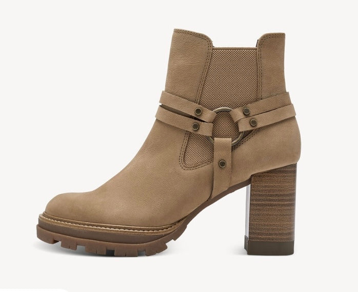 CAMEL LEATHER HEELED CHELSEA BOOT