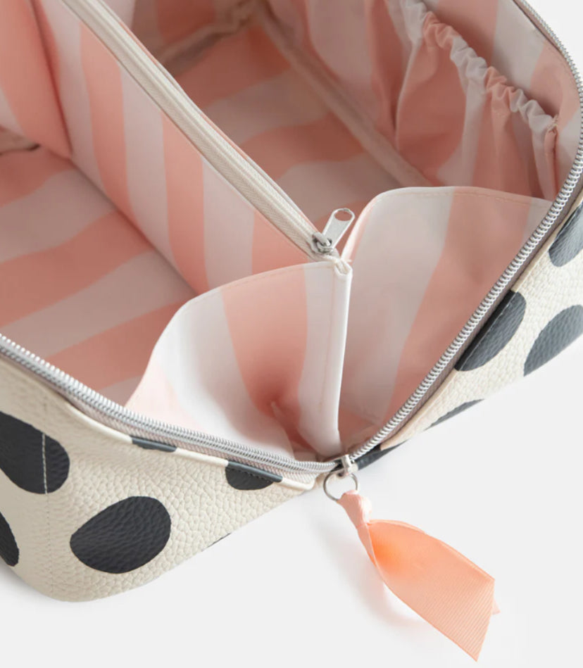 MONO SCATTERED DOT LARGE DIAGONAL WASHBAG