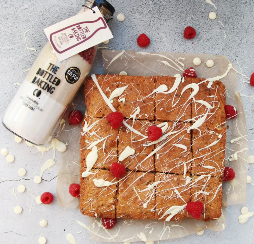 IRRESISTIBLE WHITE CHOCOLATE & RASPBERRY TRAY BAKE MIX