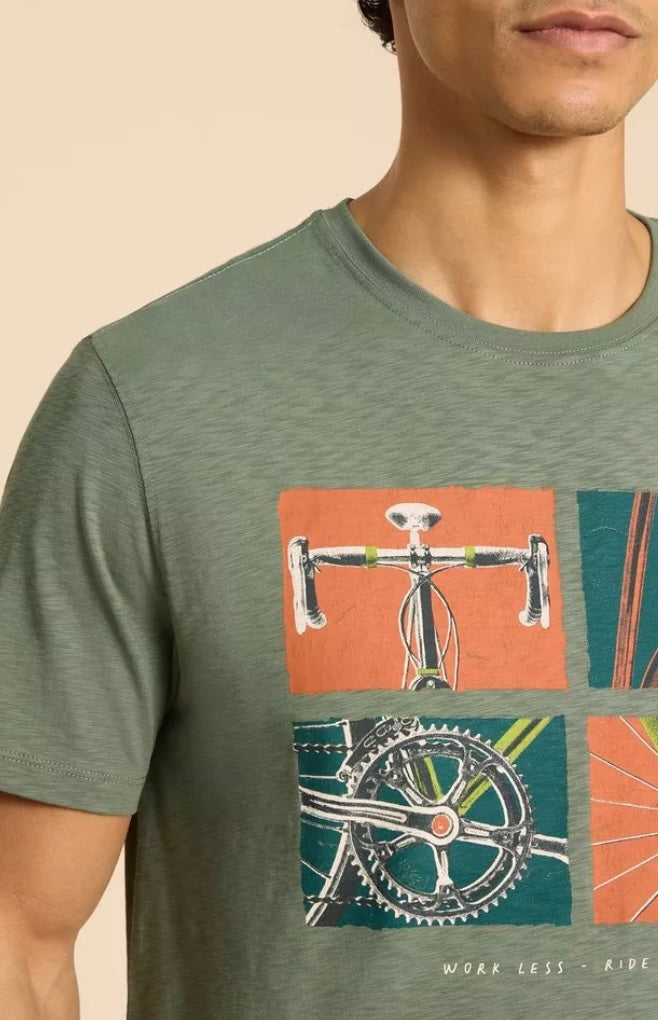 GREEN PRINT RIDE GRAPHIC TEE