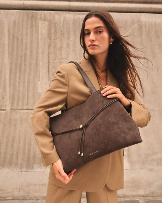 LORI TOTE BAG | BITTER CHOCOLATE SUEDETTE