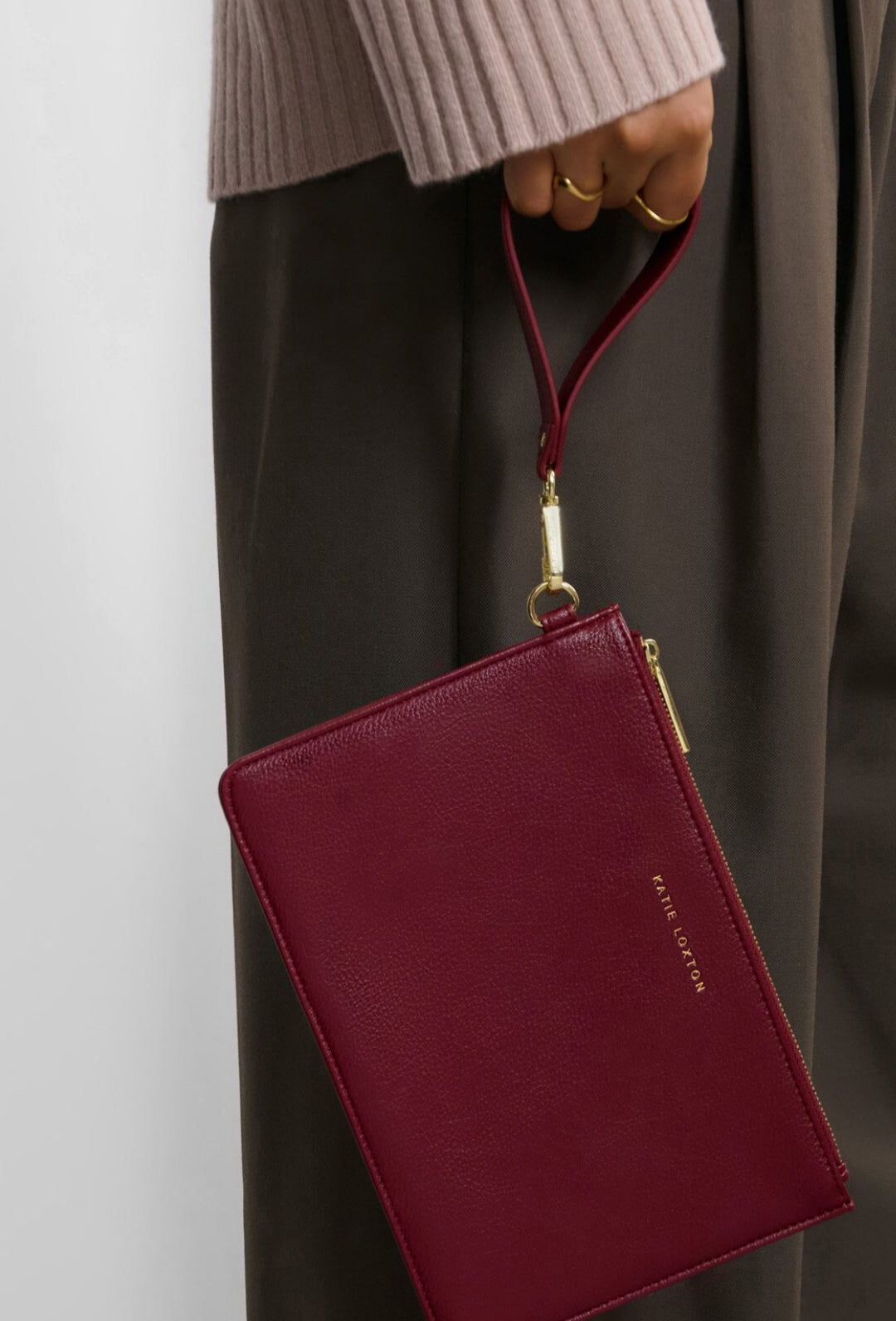 ALBA WRISTLET POUCH | CHERRY