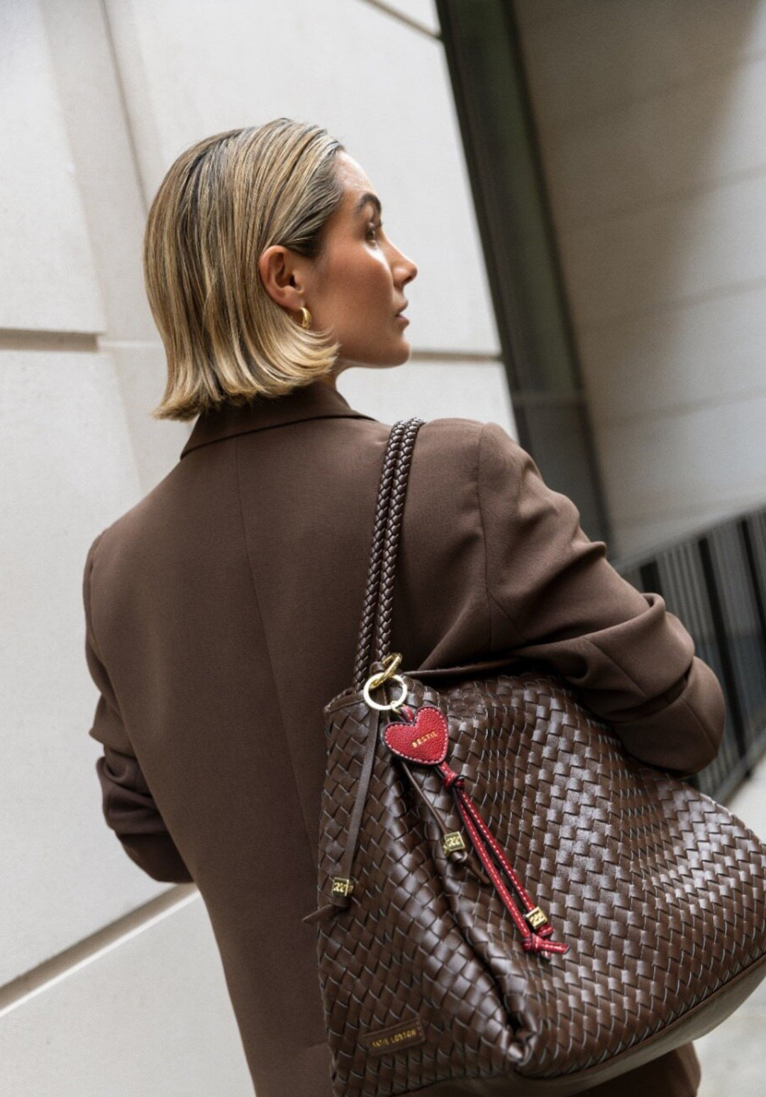 NOVA HAND WOVEN LARGE SHOULDER
BAG | CHOCOLATE  | 28cm x 40cm x 23cm